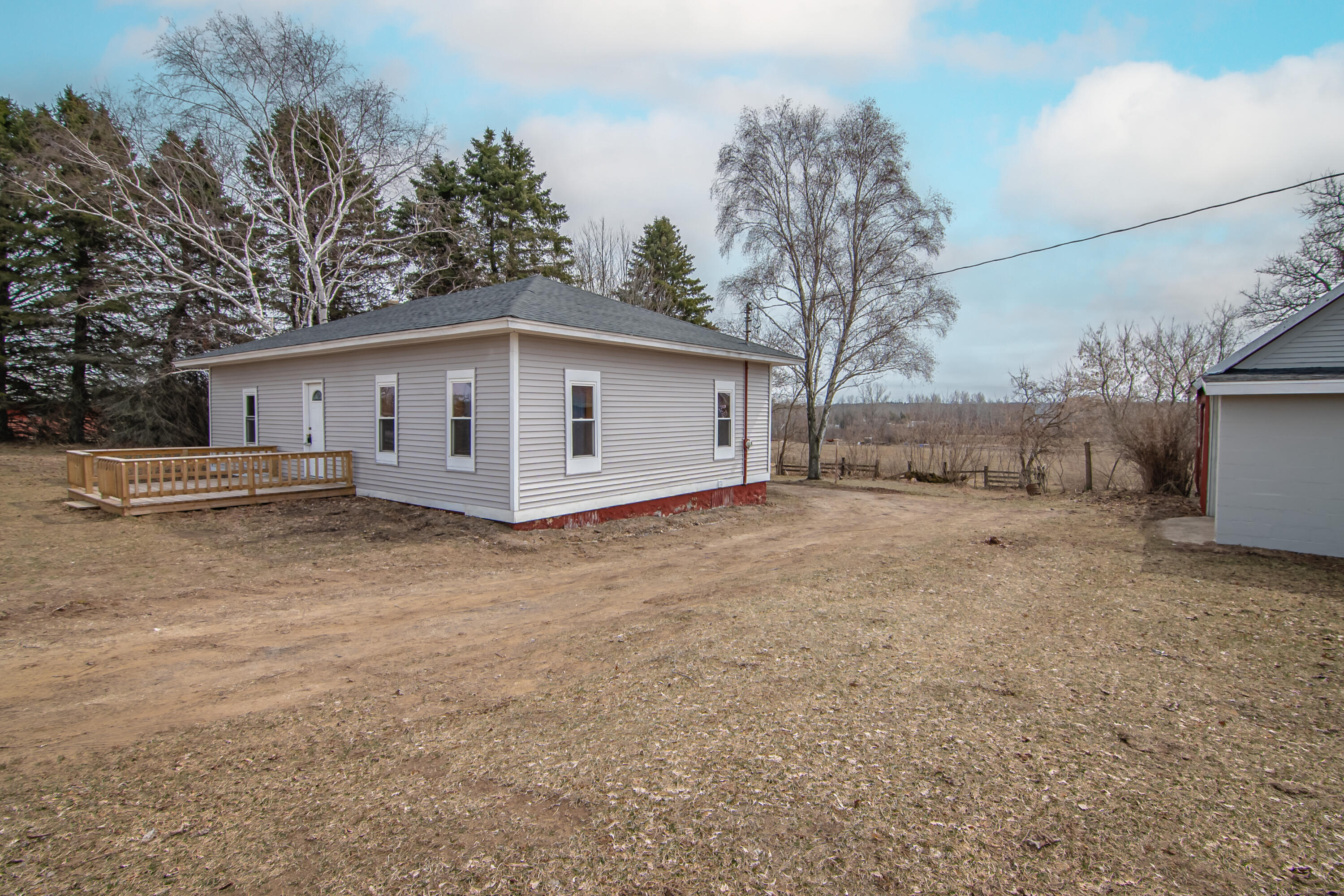 2497 West Lever Road Hart, MI 49420 - Photo 1 of 47 side