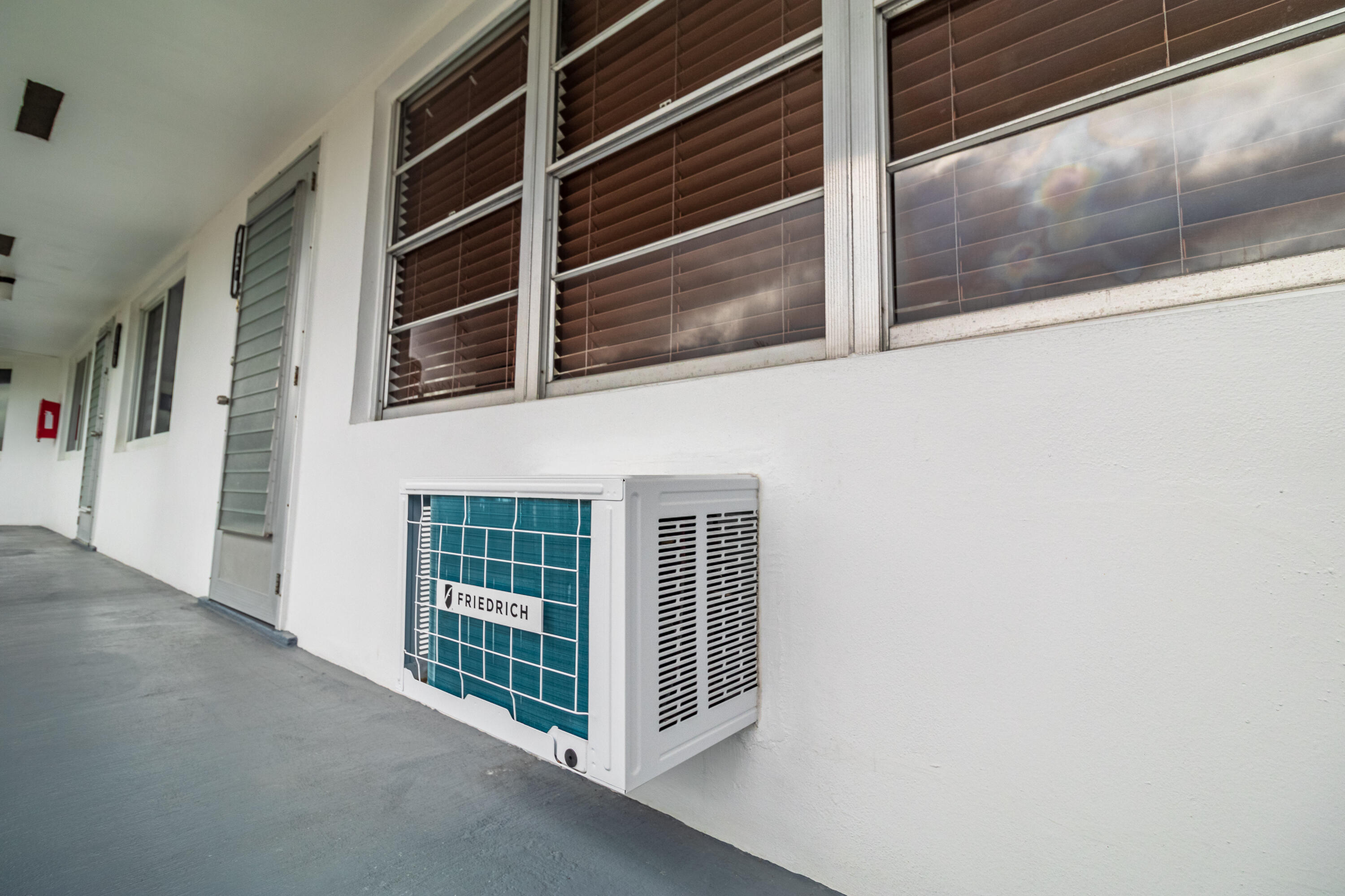 120 Northampton Street, Unit F West Palm Beach, FL 33417 - Photo 2 of 28 120 Northampton F-2