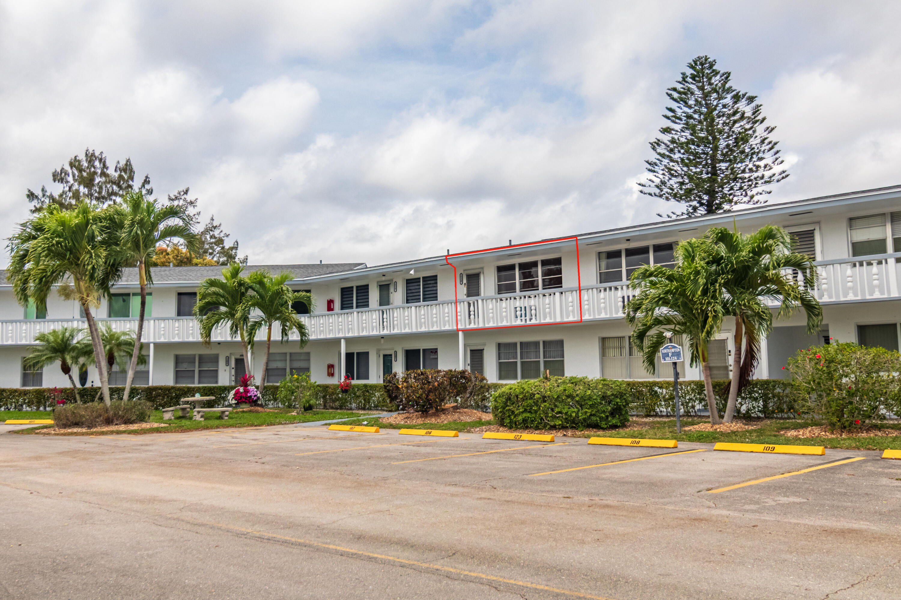 120 Northampton Street, Unit F West Palm Beach, FL 33417 - Photo 4 of 28 120 Northampton F-4