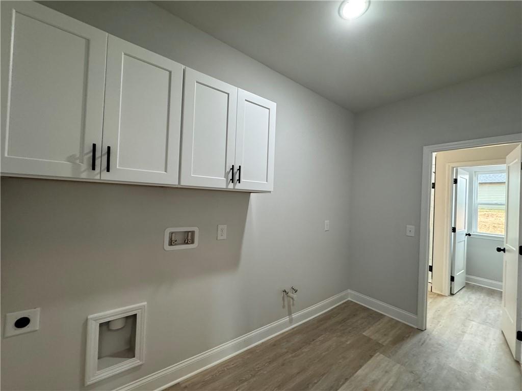2057 North Hicks Road Toccoa, GA 30577 - Photo 7 of 23 a view of cabinets and window