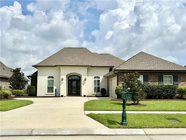 $450,000 | 132 Moonlight Cove Lane, Luling, LA 70070