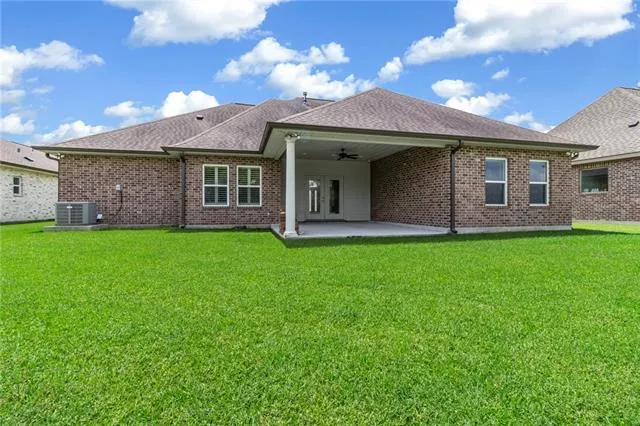 $450,000 | 132 Moonlight Cove Lane, Luling, LA 70070