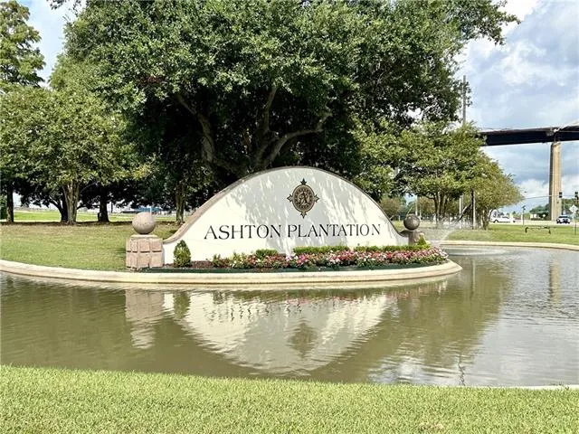 $450,000 | 132 Moonlight Cove Lane, Luling, LA 70070