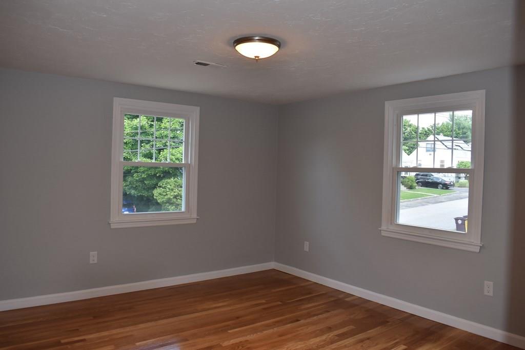 25 Brae Road Weymouth, MA 02191 - Photo 15 of 24 Gallery Image 15