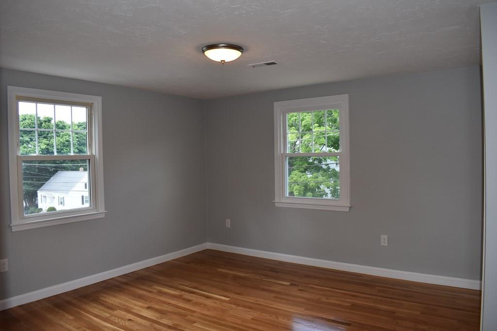 25 Brae Road Weymouth, MA 02191 - Photo 16 of 24 Gallery Image 16