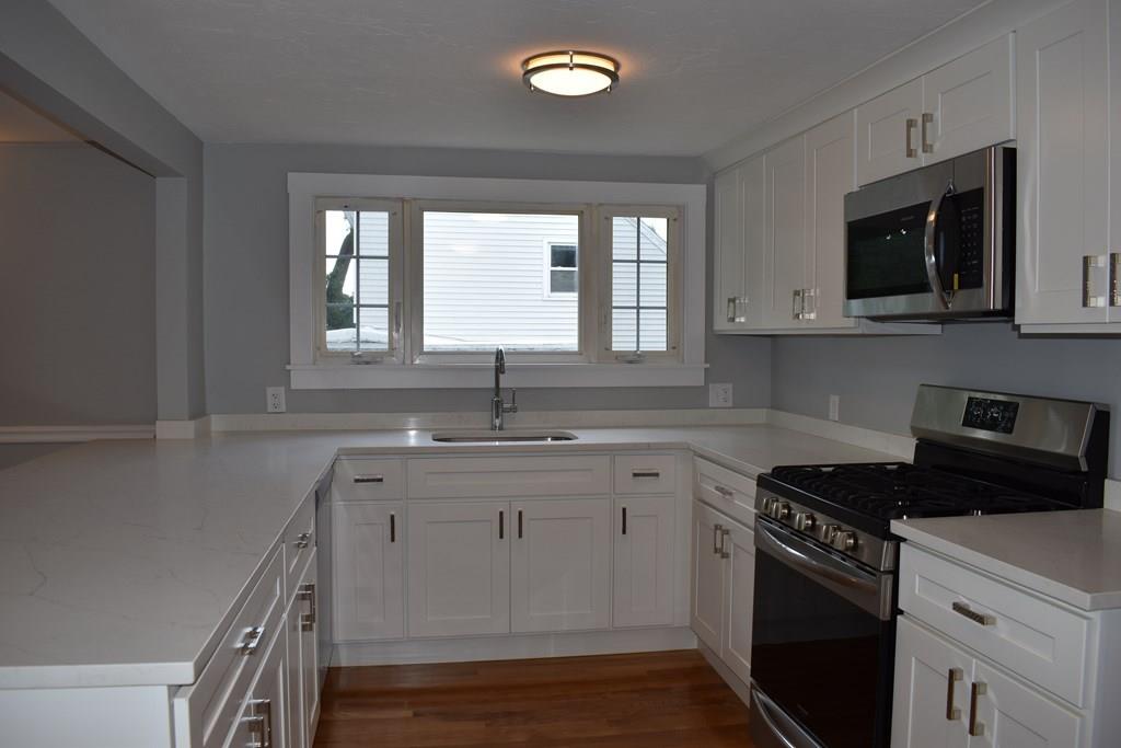 25 Brae Road Weymouth, MA 02191 - Photo 3 of 24 Gallery Image 3