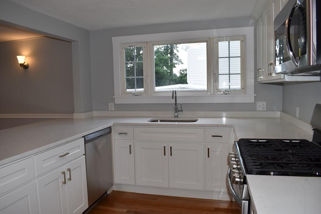25 Brae Road Weymouth, MA 02191 - Photo 4 of 24 Gallery Image 4