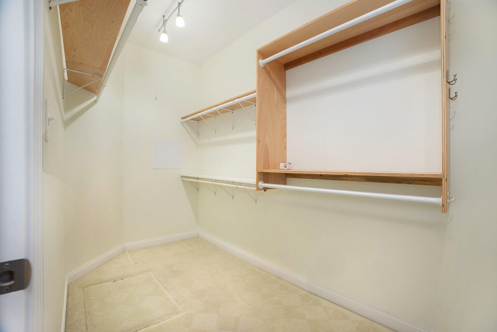 10198 California Street Crown Point, IN 46307 - Photo 17 of 41 a view of a small space