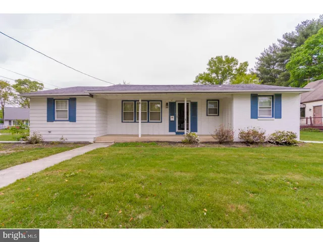 $2,400 | 229 Deptford Road, Glassboro, NJ 08028