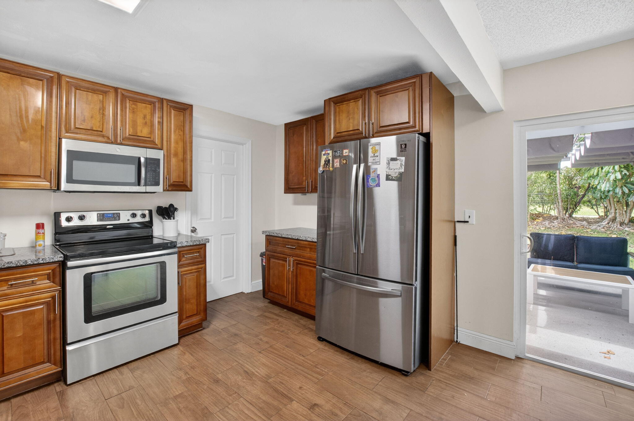 9734 Alaska Circle Boca Raton, FL 33434 - Photo 9 of 25 Kitchen
