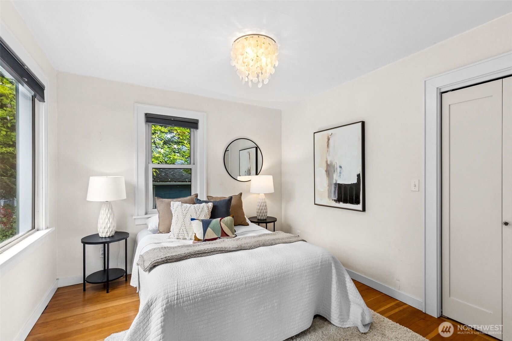 705 North 104th Street Seattle, WA 98133 - Photo 11 of 25