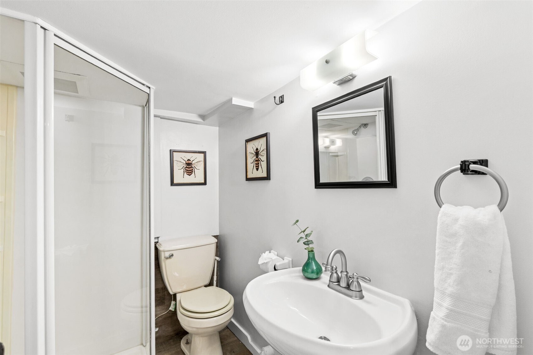 705 North 104th Street Seattle, WA 98133 - Photo 16 of 25