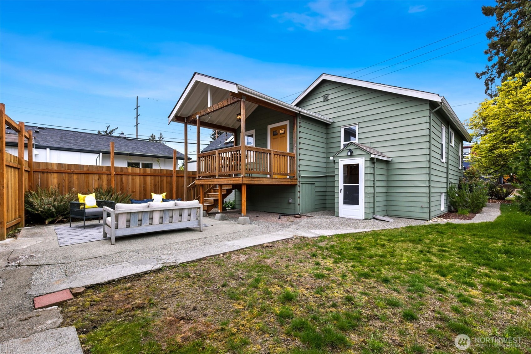 705 North 104th Street Seattle, WA 98133 - Photo 20 of 25