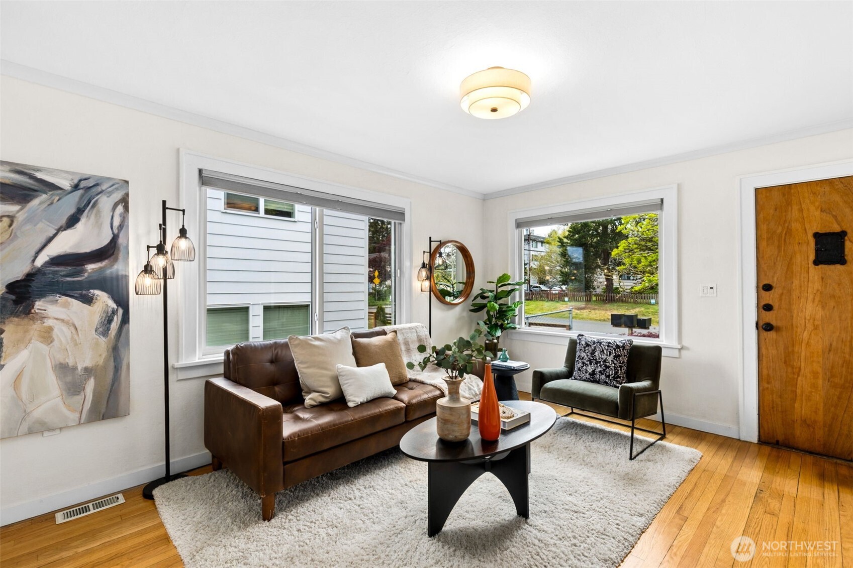 705 North 104th Street Seattle, WA 98133 - Photo 3 of 25