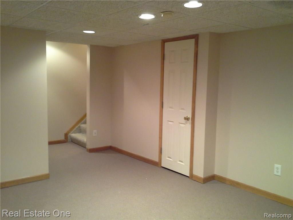 2577 South Commerce Road, Unit 11 Wolverine Lake, MI 48390 - Photo 40 of 57