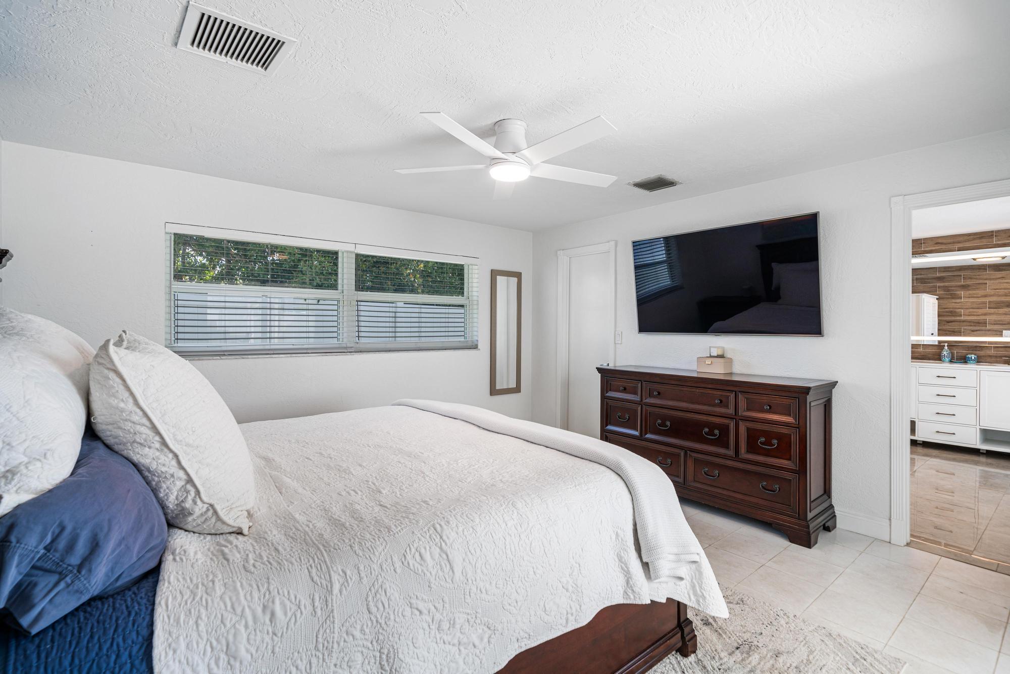 932 Marlin Circle Jupiter, FL 33458 - Photo 21 of 56 Primary Bedroom