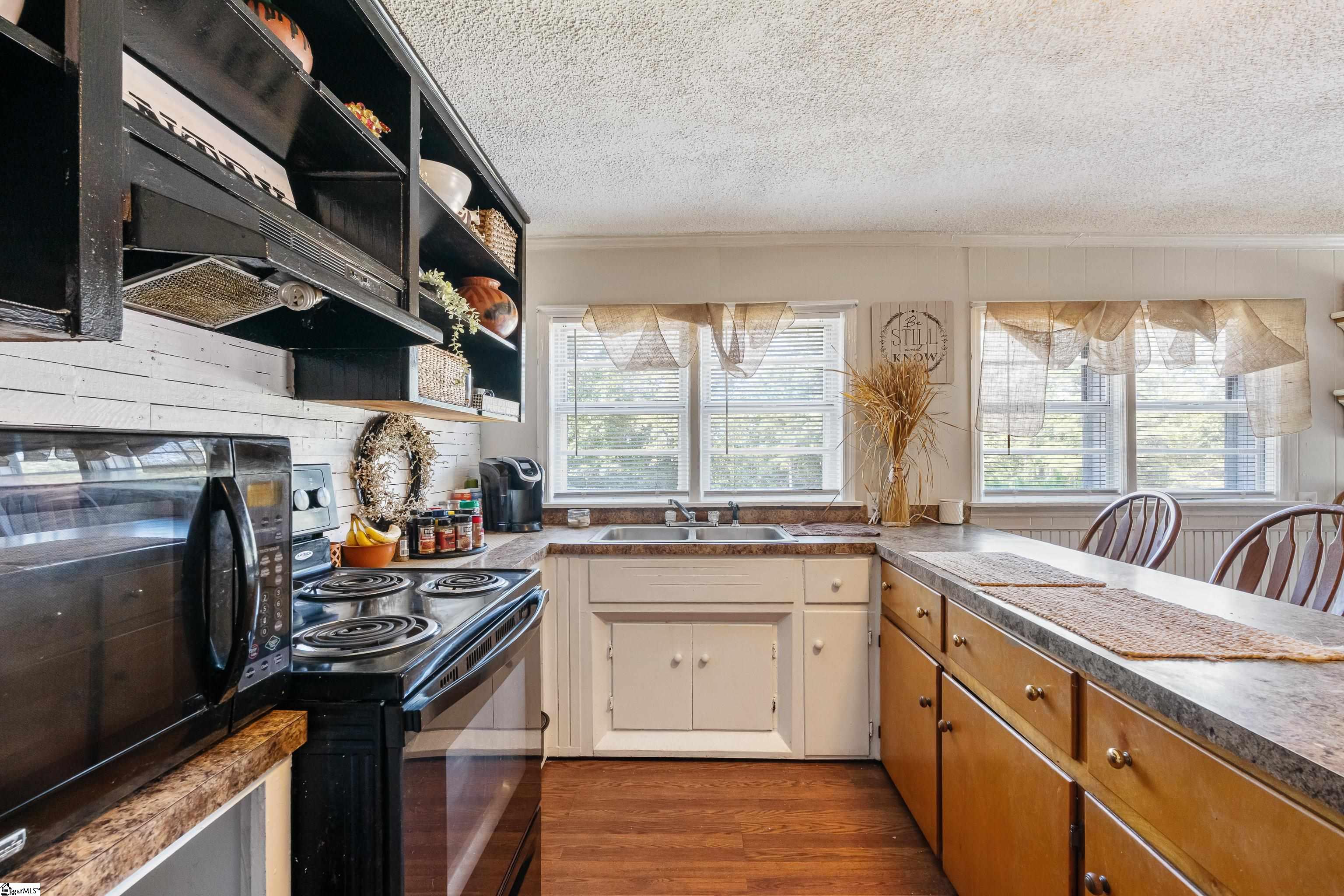 23636 Highway 121 Whitmire, SC 29178 - Photo 13 of 46