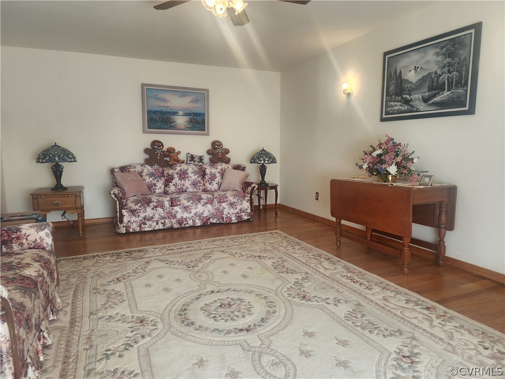 20802 Beaver Dam Road Beaverdam, VA 23015 - Photo 11 of 49 a living room with furniture and wooden floor
