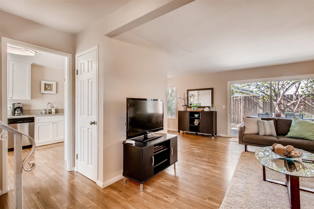 1836 Gatepost Road Encinitas, CA 92024 - Photo 3 of 25