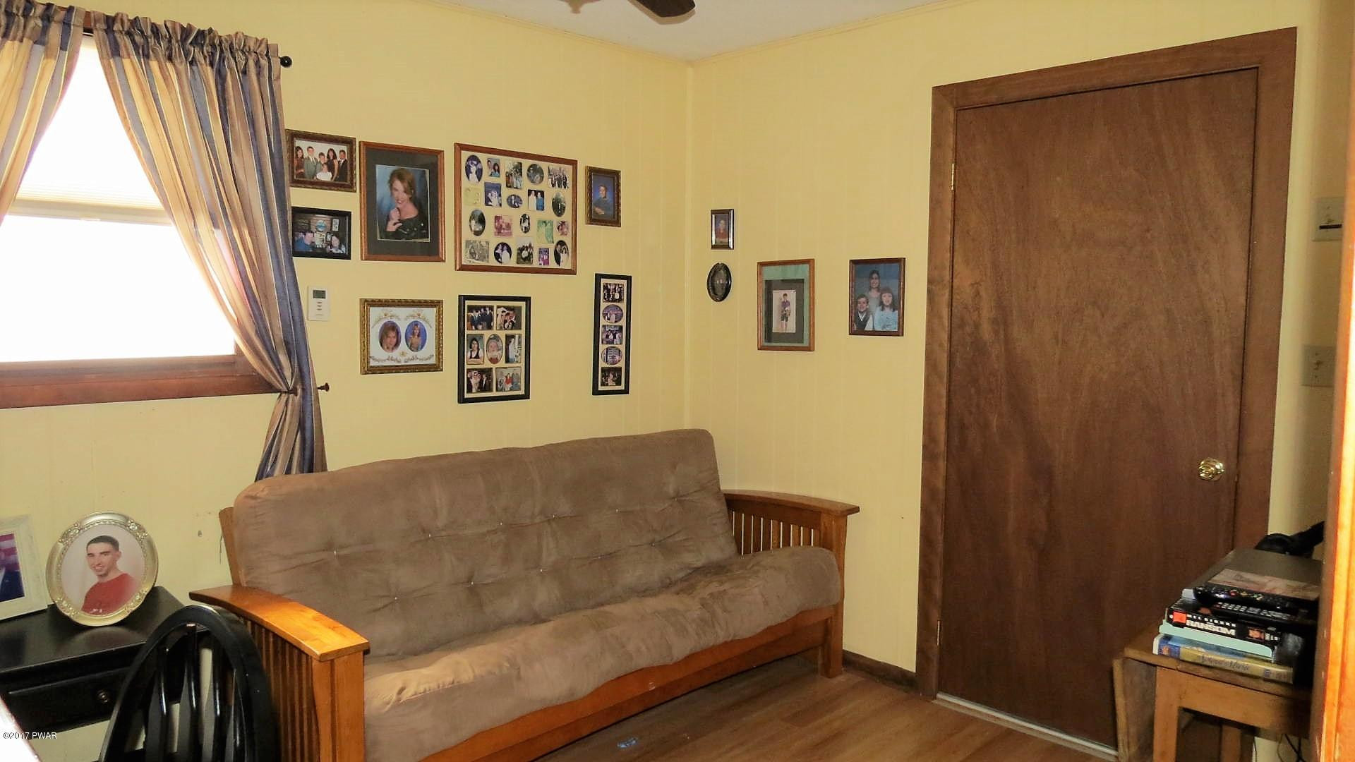 208 Roemerville Road Greentown, PA 18426 - Photo 11 of 20 IMG_0010