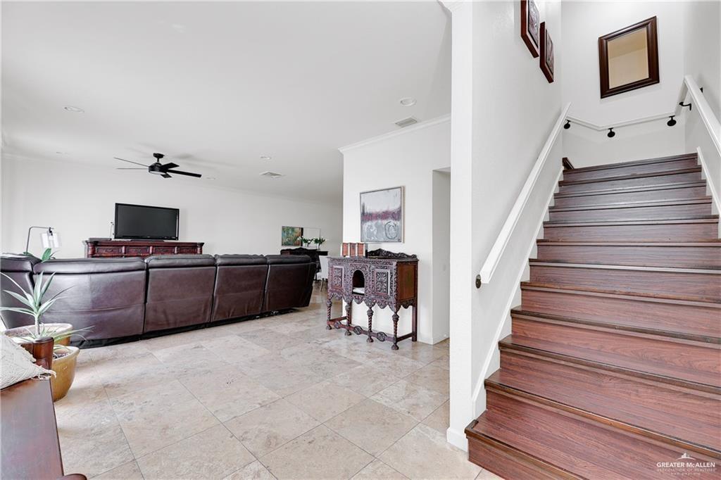 2036 South 5th Street, Unit 8 McAllen, TX 78503 - Photo 5 of 27 a living room with furniture