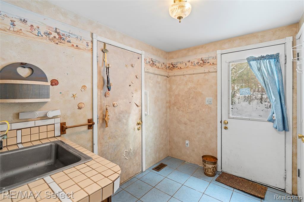 9710 Rattalee Lake Road Clarkston, MI 48348 - Photo 25 of 59 Gallery Image 25