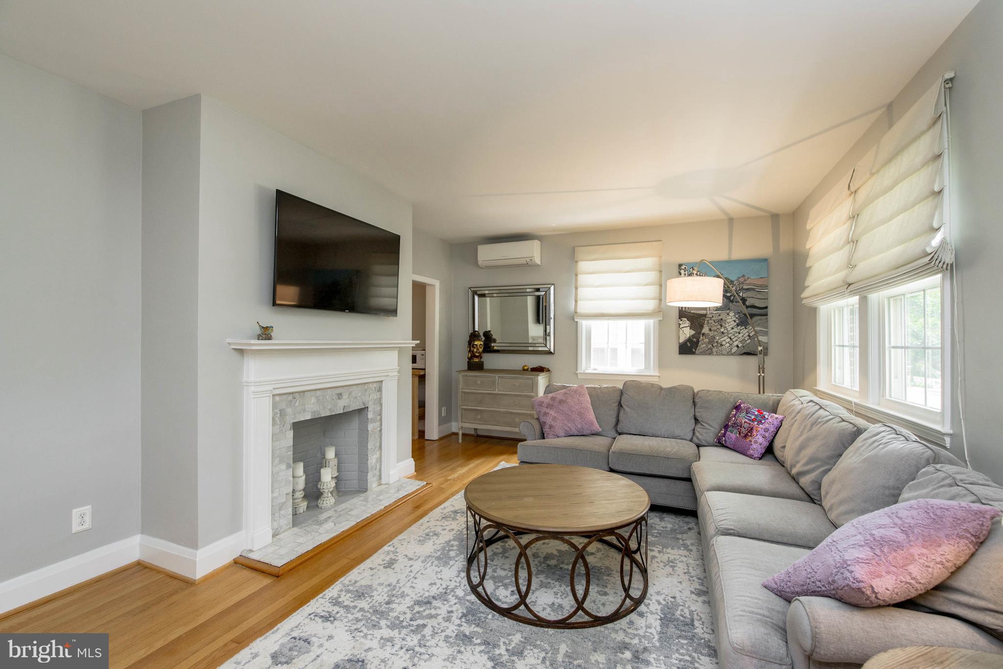 720 Dunkirk Road Baltimore, MD 21212 - Photo 7 of 29 Neutral Living Room