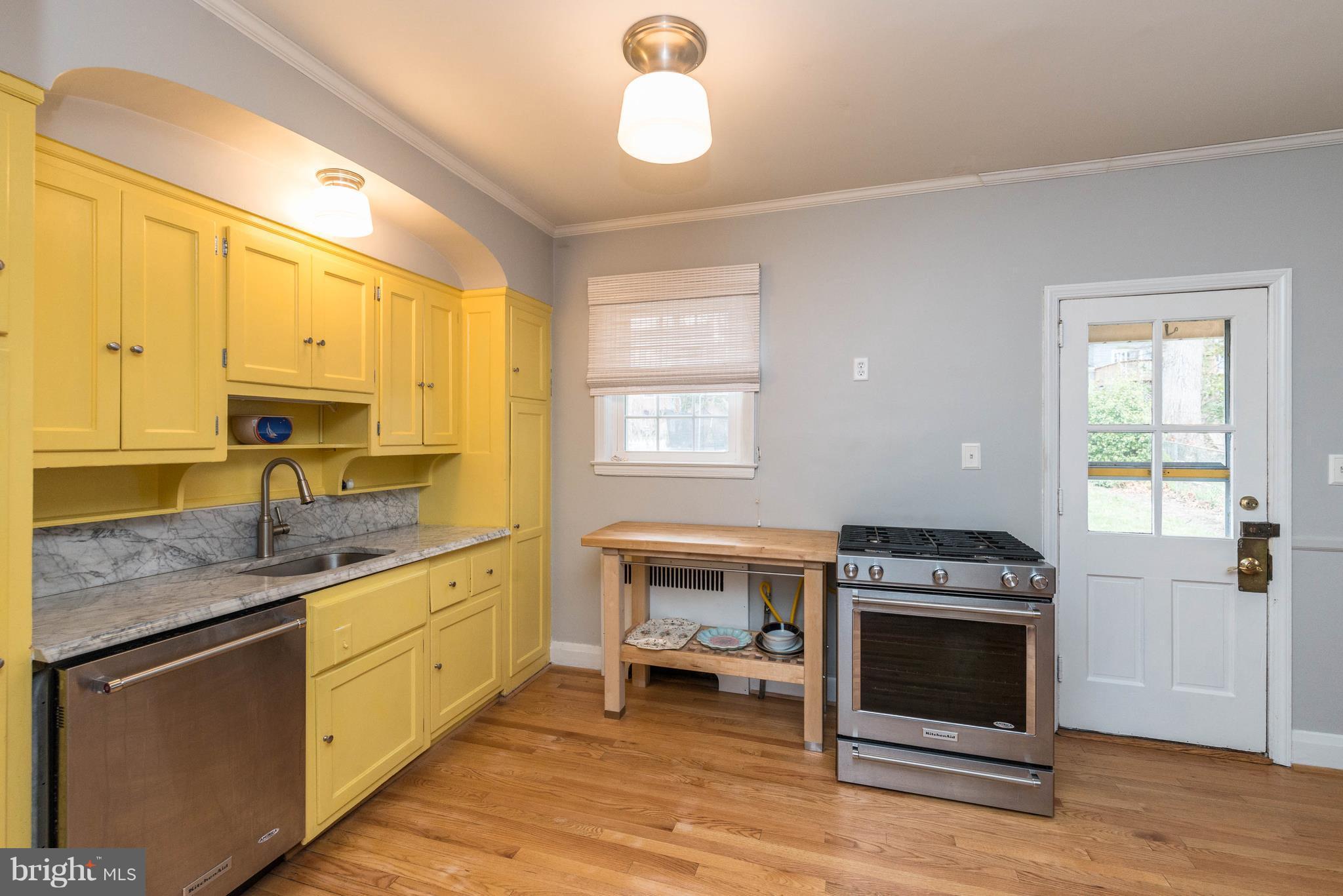 720 Dunkirk Road Baltimore, MD 21212 - Photo 9 of 29 Newer SS appliances