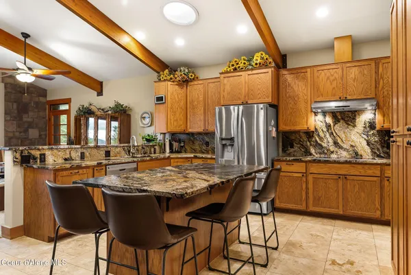 $2,230,000 | 457 Gypsy Bay Road, Sagle, ID 83860