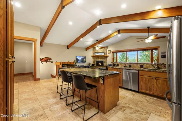 $2,230,000 | 457 Gypsy Bay Road, Sagle, ID 83860
