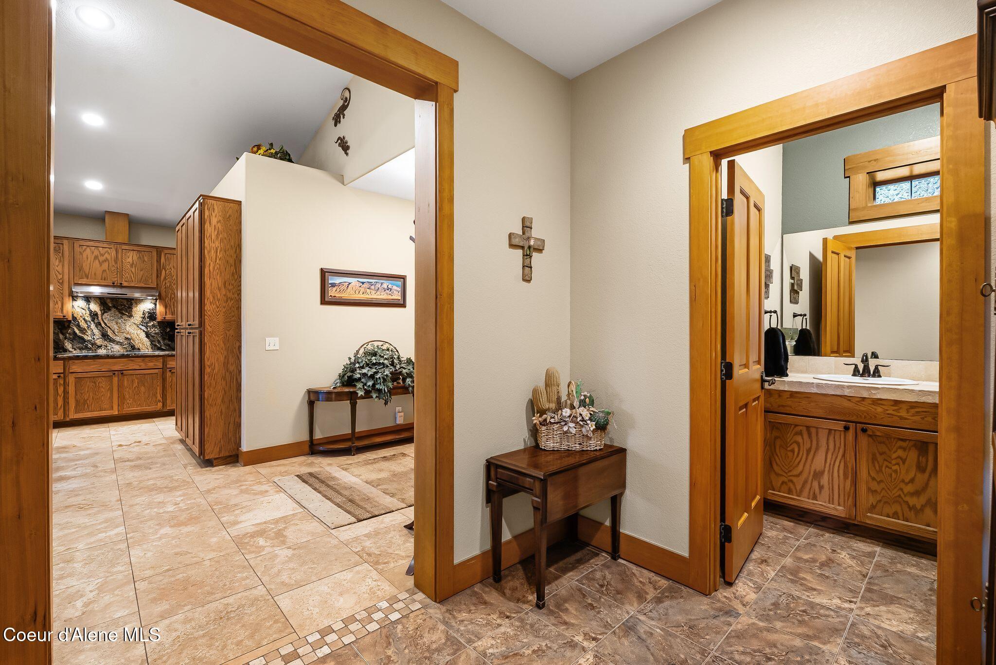 457 Gypsy Bay Road Sagle, ID 83860 - Photo 17 of 52 14