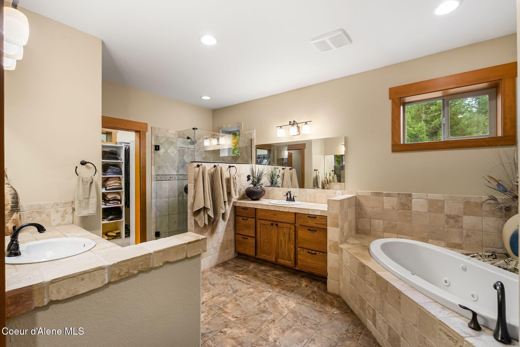 457 Gypsy Bay Road Sagle, ID 83860 - Photo 21 of 52 18