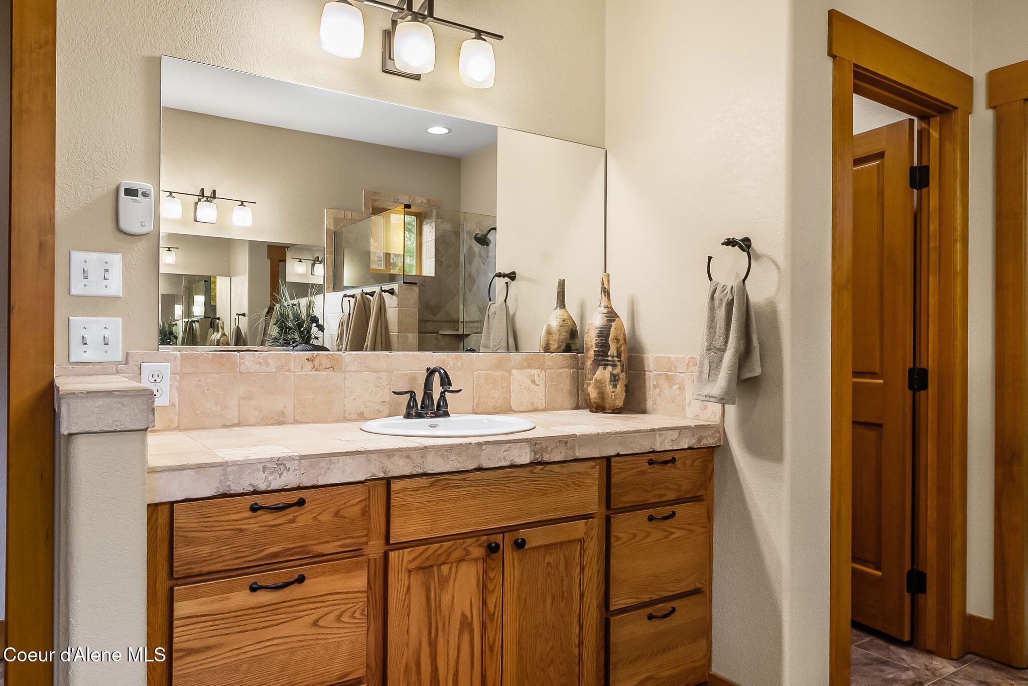 457 Gypsy Bay Road Sagle, ID 83860 - Photo 24 of 52 21