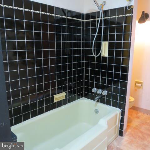 1596 Ridgewood Road York, PA 17406 - Photo 29 of 60 Main bathroom