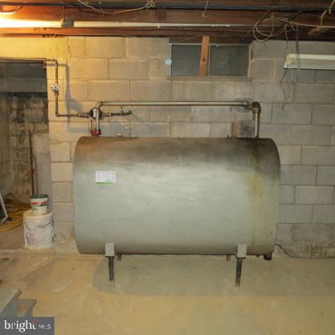 1596 Ridgewood Road York, PA 17406 - Photo 58 of 60 oil tank