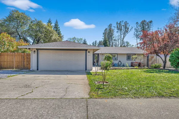 $385,000 | 953 Oakmont Drive, Redding, CA 96003