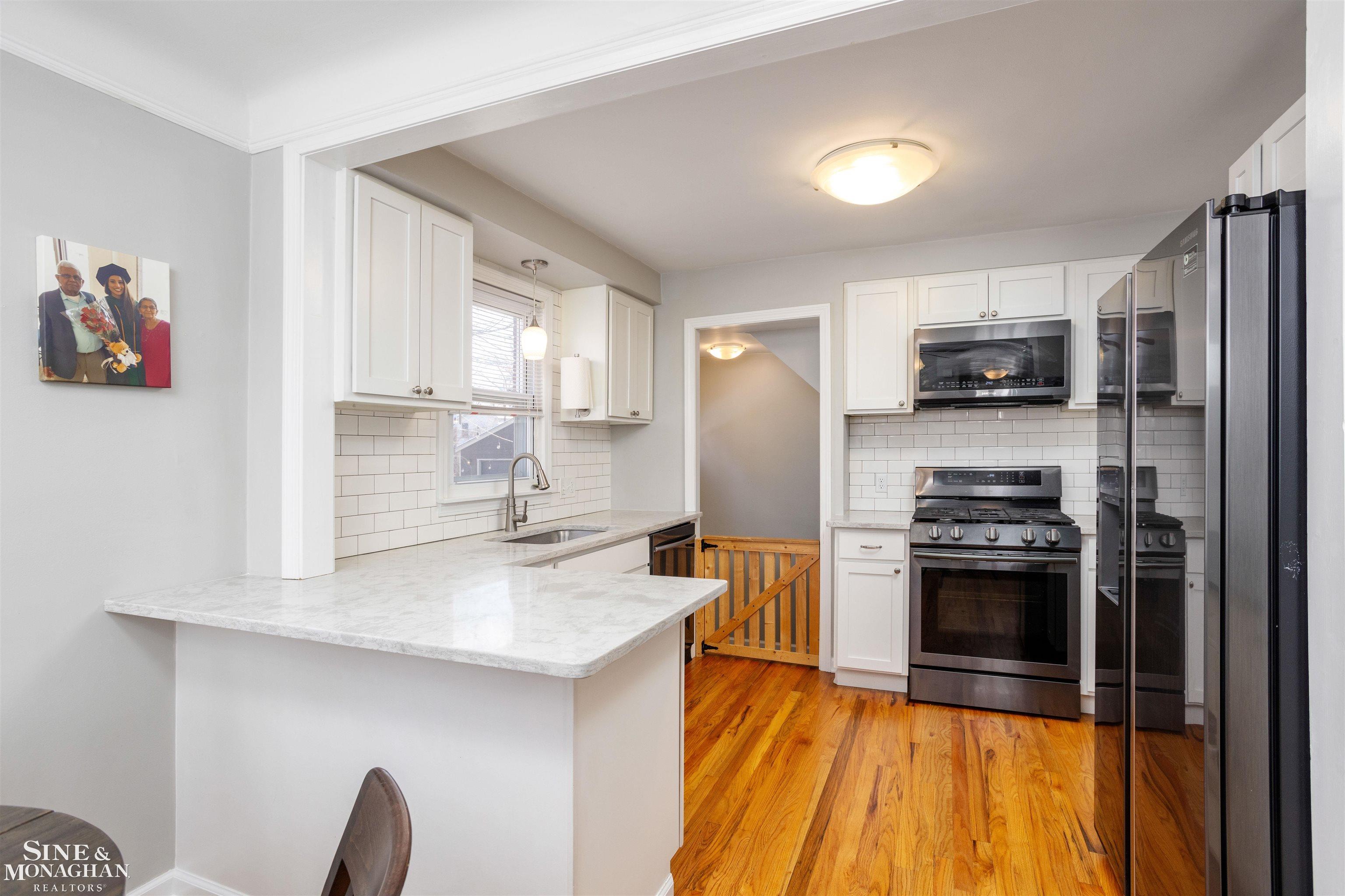 1849 Hampton Road Grosse Pointe, MI 48236 - Photo 10 of 42 50164738-ed1b695b-6d95-4325-a160-7283b9a94f67.JPG