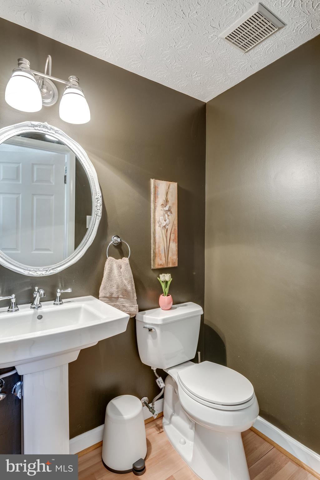 1608 Sierra Woods Drive Reston, VA 20194 - Photo 13 of 73