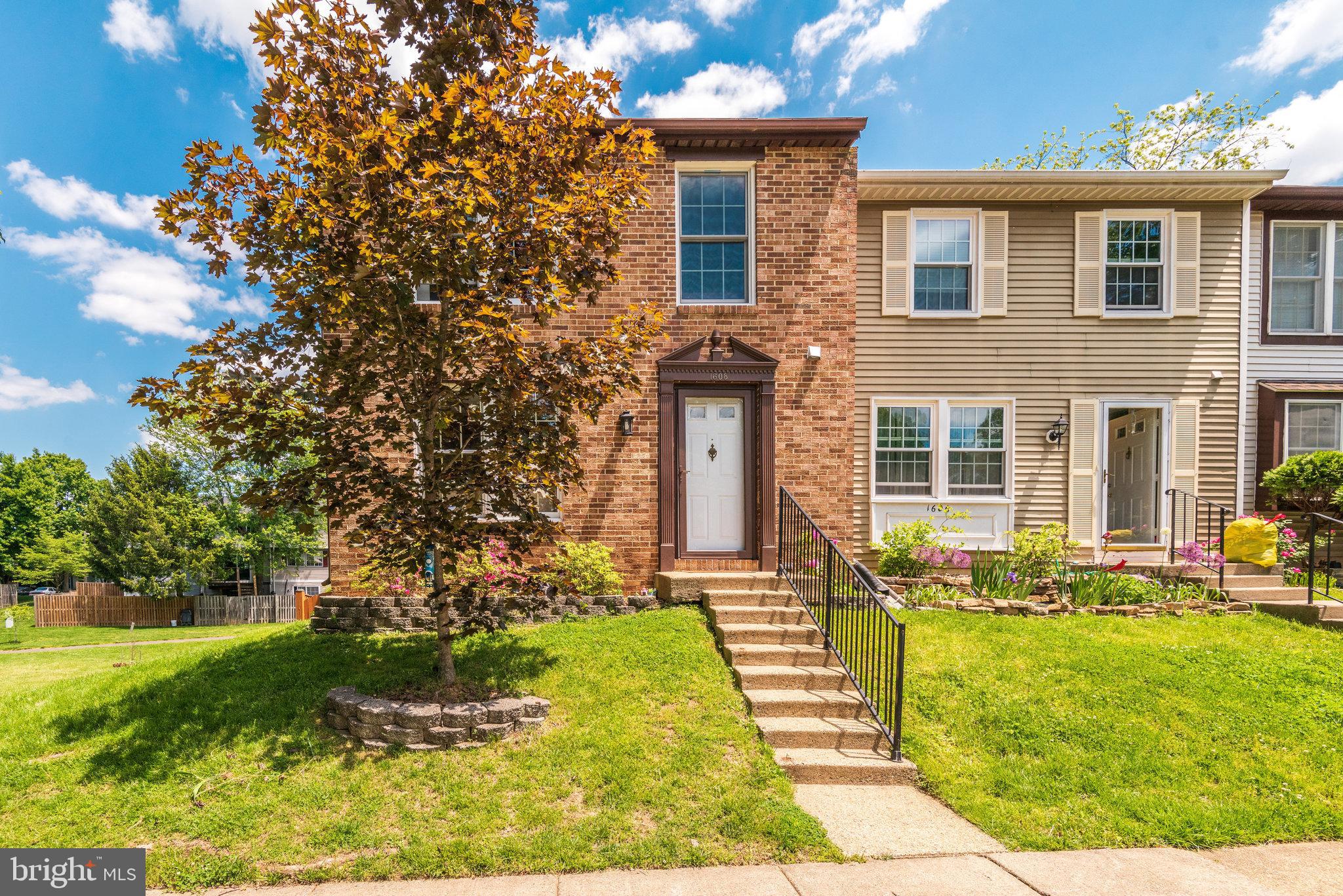1608 Sierra Woods Drive Reston, VA 20194 - Photo 3 of 73