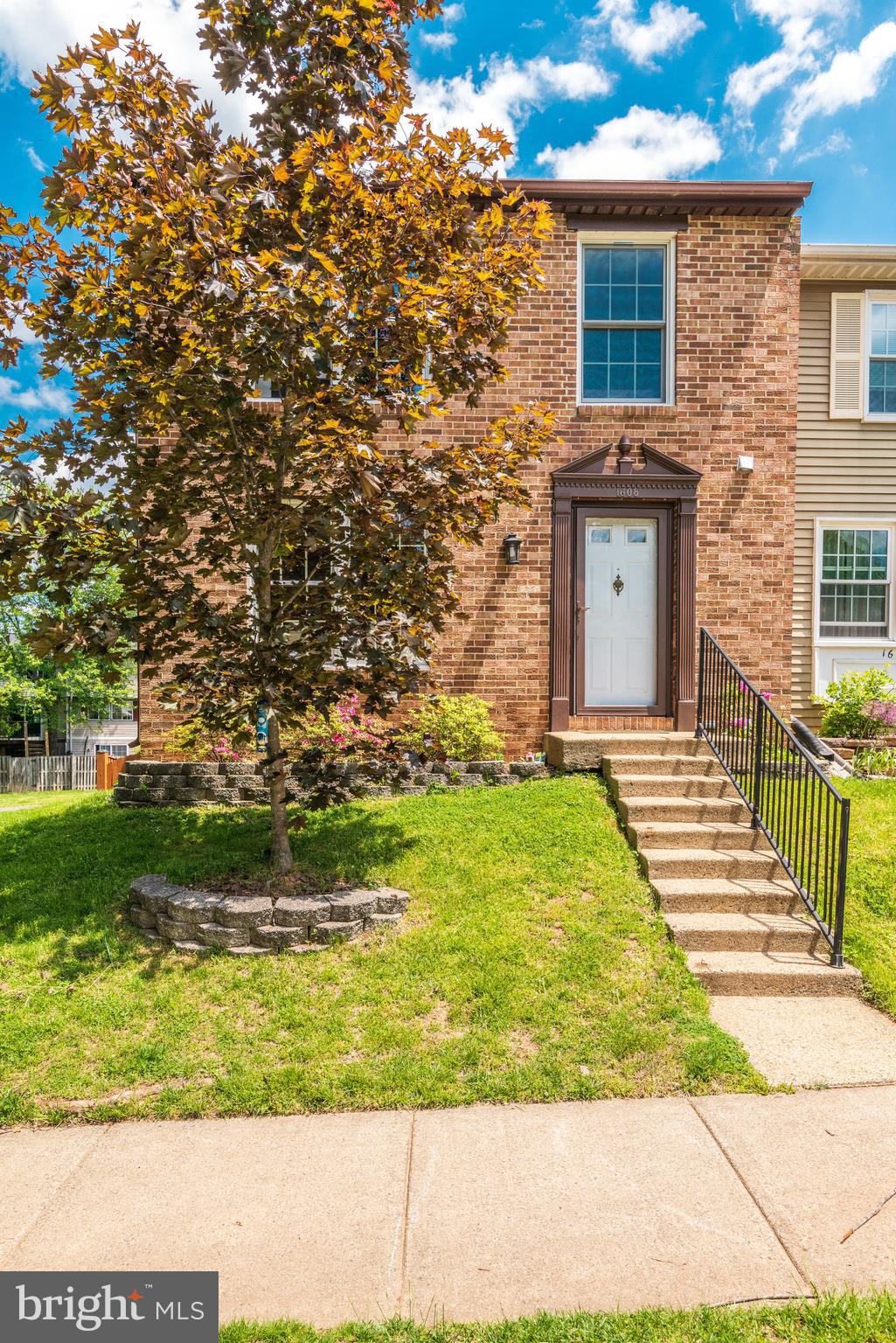 1608 Sierra Woods Drive Reston, VA 20194 - Photo 4 of 73