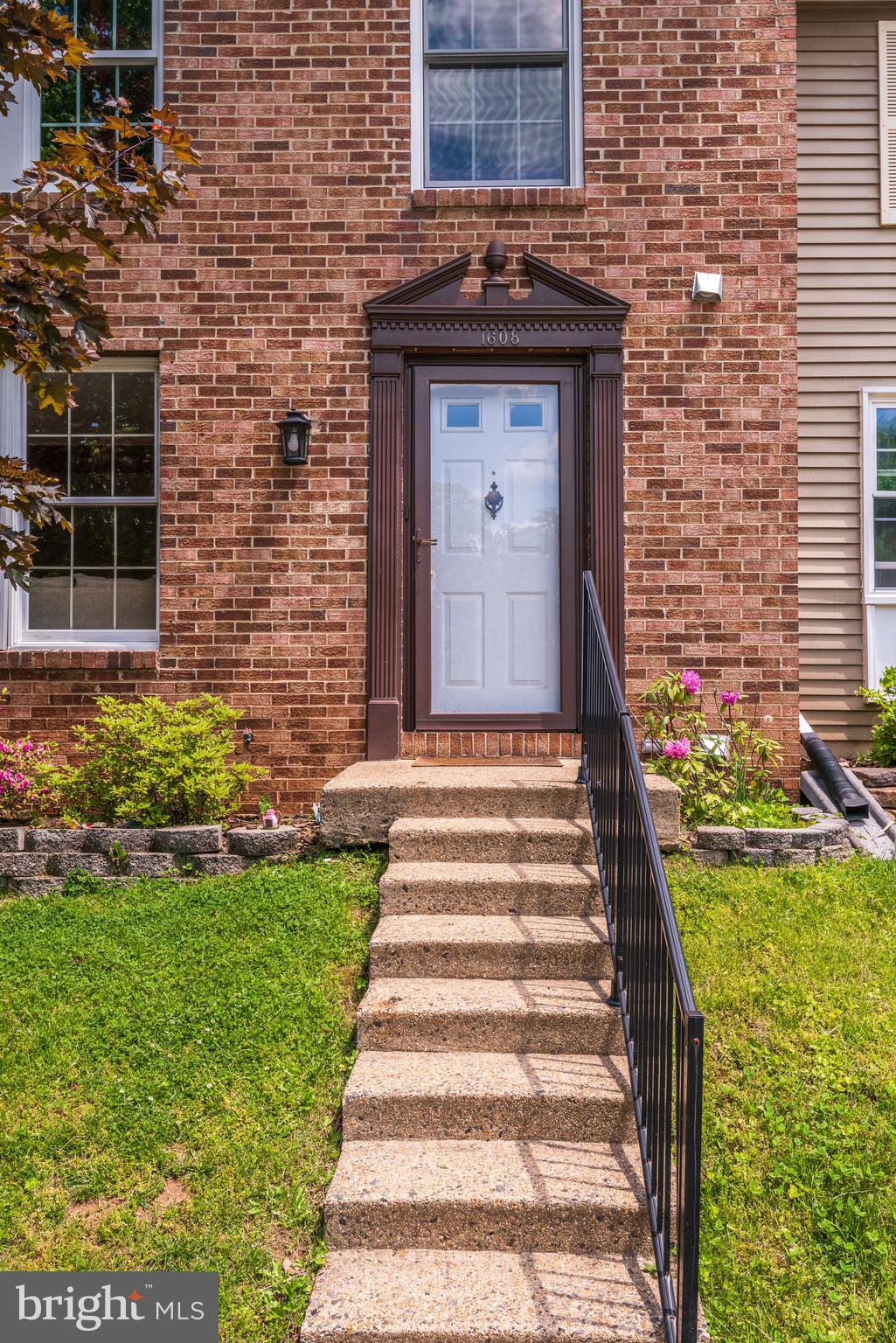 1608 Sierra Woods Drive Reston, VA 20194 - Photo 7 of 73