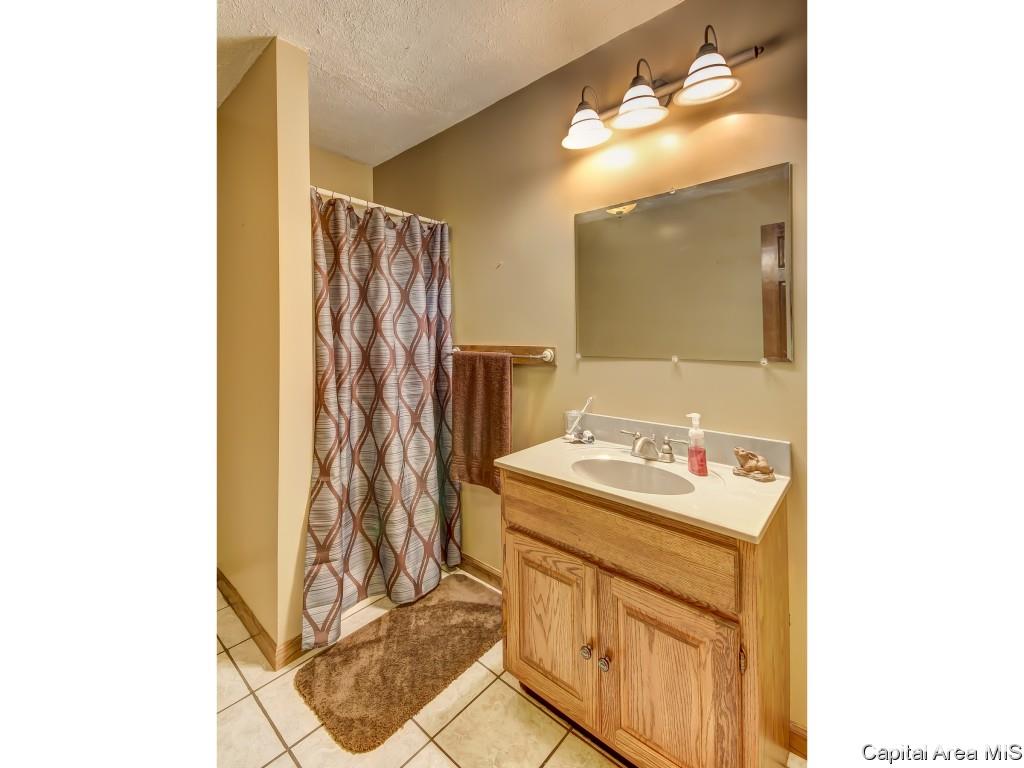 1583 East Barber Road Sherman, IL 62684 - Photo 12 of 31 Gallery Image 12
