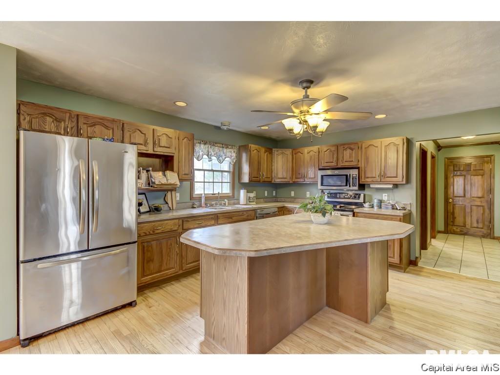 1583 East Barber Road Sherman, IL 62684 - Photo 10 of 31 Gallery Image 10