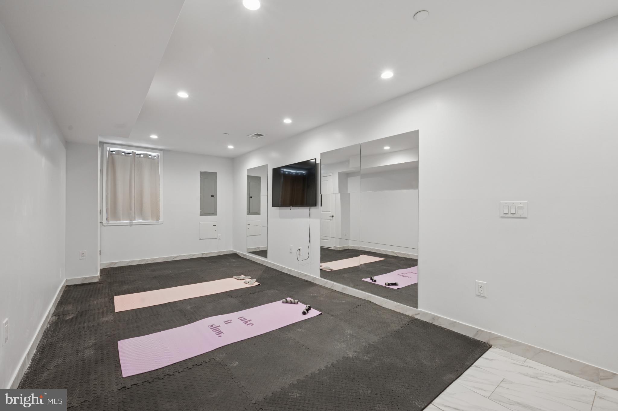 3263 Chatham Street Philadelphia, PA 19134 - Photo 33 of 46 a view of an empty room with kitchen