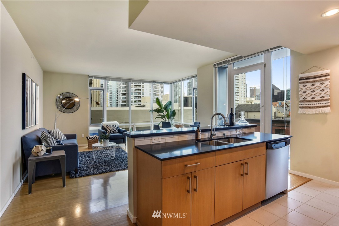 76 Cedar Street, Unit 1108 Seattle, WA 98121 - Photo 11 of 22