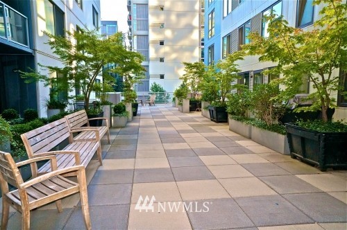 76 Cedar Street, Unit 1108 Seattle, WA 98121 - Photo 6 of 22