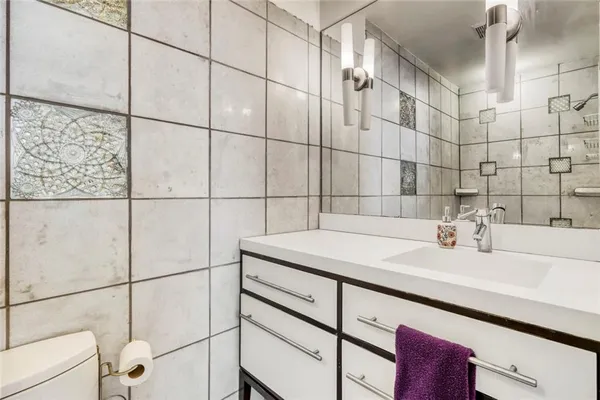 $245,000 | 75 Ponce De Leon Avenue Northeast, Unit 203, Atlanta, GA 30308
