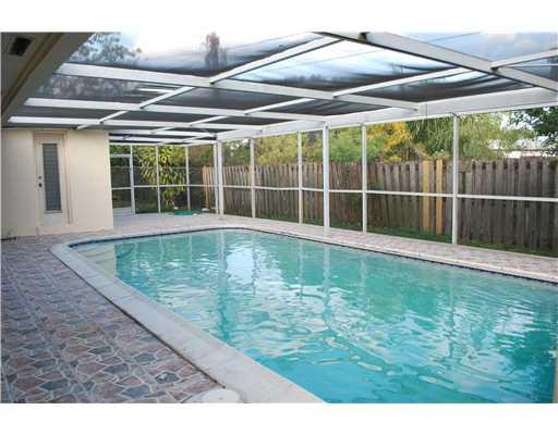 Swimming Pool/Hot Tub/Sauna