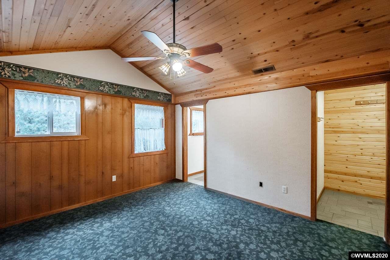 23528 Santiam Way Lyons, OR 97358 - Photo 27 of 41