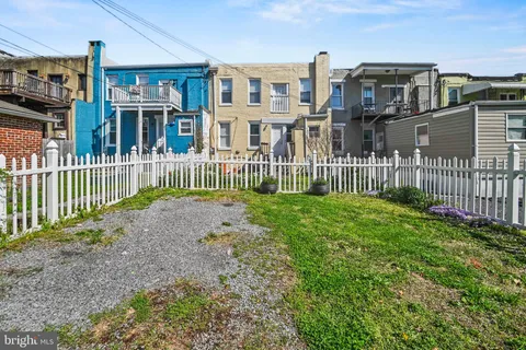 $409,999 | 815 Brooks Lane, Baltimore, MD 21217